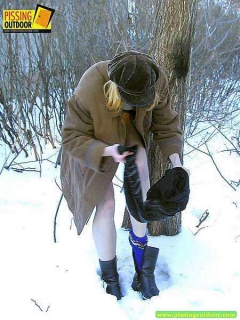 Nude girl peeing - N