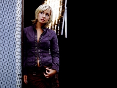 Allison Mack - N