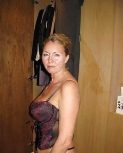 UK Mature Wife Dawn - N