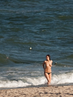 Beach fun Ukraine - N