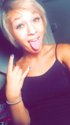 Bubbly blonde teen - cute selfshot photo gallery - N