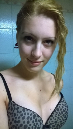 19 yo italian amateur whastapp selfies - N