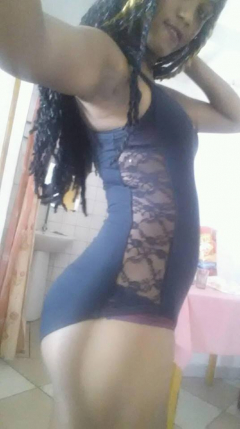 Ma belle salope et sexy Saonirina, 19ans lesbienne black - N