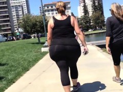 white-megapear-big-babe-walking-danyell-from-dates25com