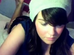 pretty-one-at-the-webcam-reveals-hot-bust