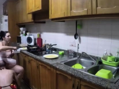 cooking-naked-and-eating-pussy