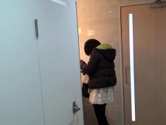 japan-teens-filmed-peeing
