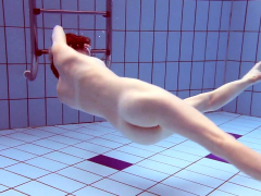 sexy-libuse-underwater-in-the-pool
