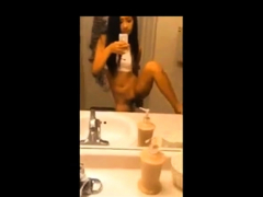 Young asian Playing With Pussy In Bathroom
