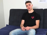 Amateur stud wanks solo on 1st casting