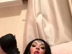 ladyxdiablo come here and dominate me